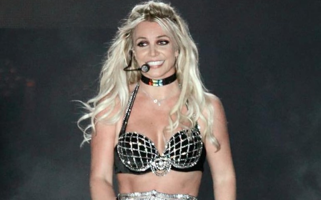 La mala memoria de Britney Spears vuelve a jugarle una mala pasada en pleno concierto