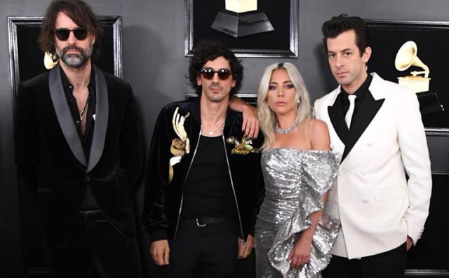 Lady Gaga acudió a los Grammy sin su anillo de compromiso
