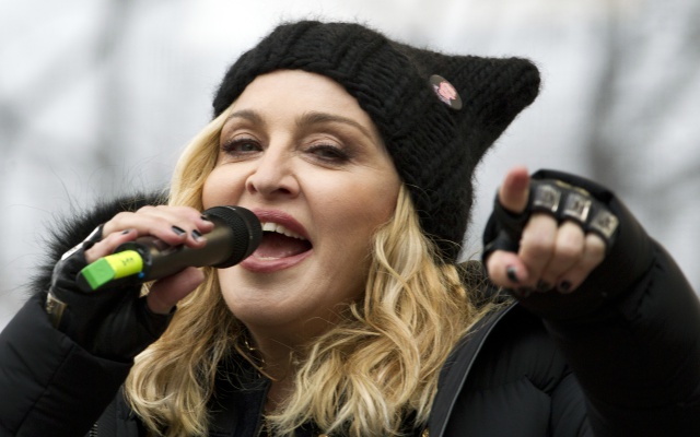 Madonna y Maluma cantarán “Medellín” en los Billboard