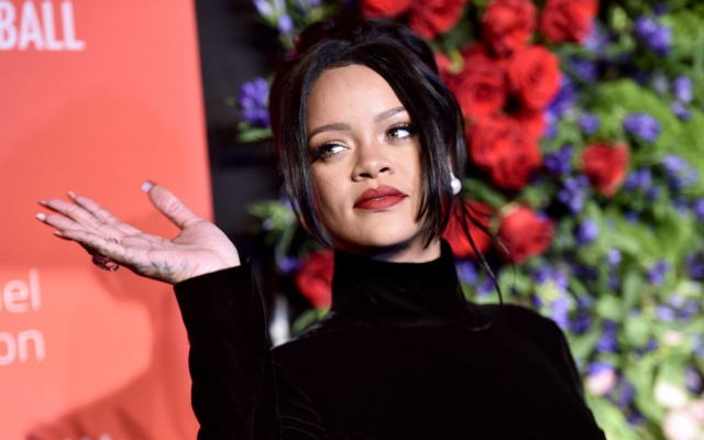 Fanáticos discuten: ¿Rihanna está embarazada?
