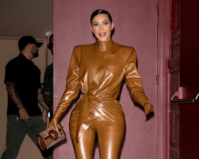 Kim Kardashian mostró su impactante cambio físico con una foto familiar