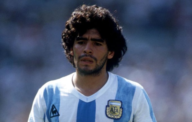 En video: captan la silueta de Maradona en el cielo