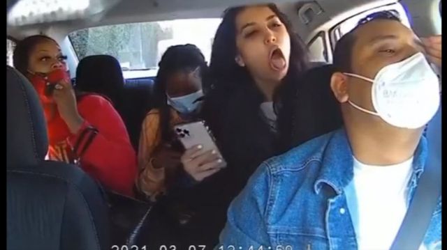 Conductor es agredido por una mujer a la que le pidió usar tapabocas