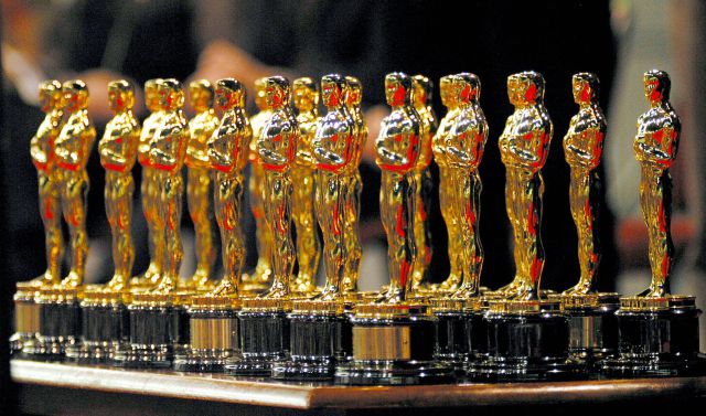 Premios Óscar permitirán videollamadas a quienes no asistan, tras repunte del Covid-19