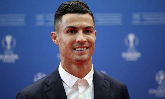 “Hombre de oro”, le dicen a Cristiano Ronaldo por foto sin camisa y mojado