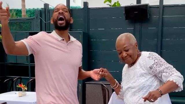 Video: Will Smith celebró los 85 años de su mamá bailando y cantando con ella