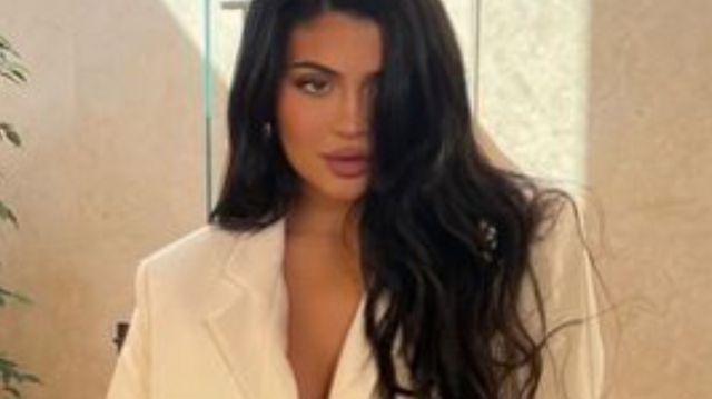 Met Gala 2022: Le ‘llueven’ críticas a Kylie Jenner por su vestido