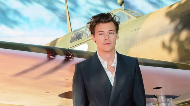 Harry Styles ya aterrizó en Bogotá; su pinta ha dado mucho de qué hablar