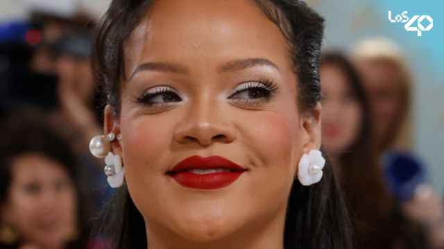 Rihanna comparte ‘atrevida’ sesión de fotos con peculiar mensaje; “frota tus t3tas”